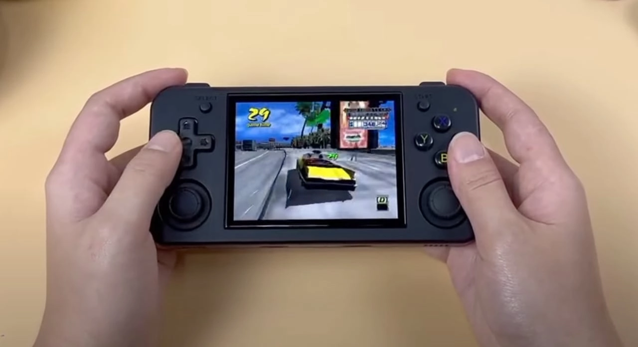 Anbernic RG35XX H Adds Analog Sticks to Gaming Handheld