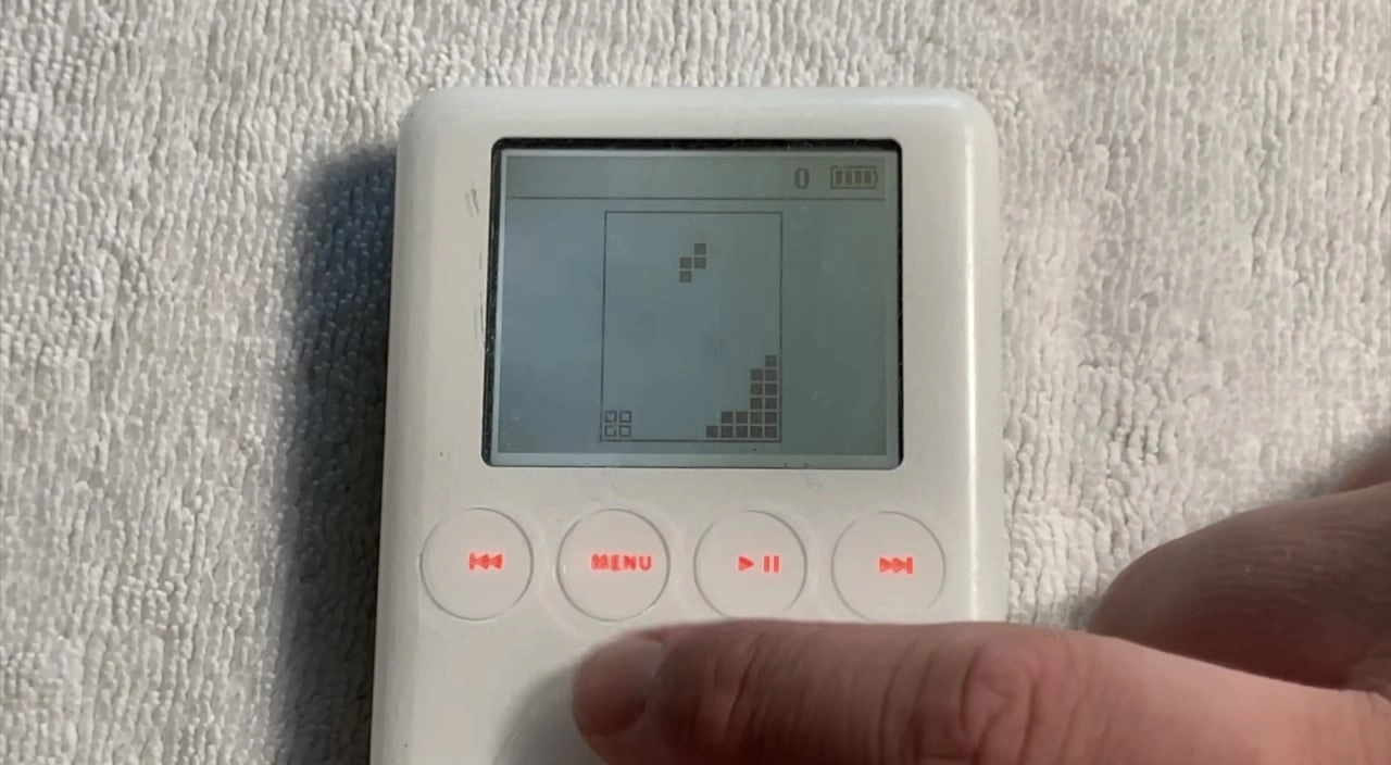 Unveiling Apple's Never-Released iPod Game 'Stacker'