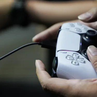 Sony Patent Explores NFC Payments and Account Transfers Through a PlayStation Controller