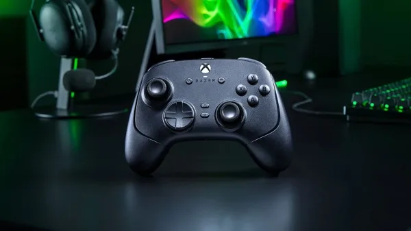 Razer Reveals Wolverine V4 Pro With Capacitive Thumbsticks for Xbox and PC