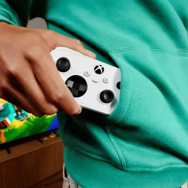 Microsoft Reveals Pocket-Sized Xbox Nano Controller for November Launch