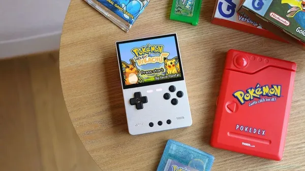 Pokémon: Let's Go Pikachu/Eevee GBA Demake Receives Unofficial English Translation