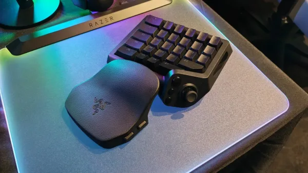 Razer Tartarus V2 Pro Revives the Gaming Keypad With TMR Stick and Deep Key Controls