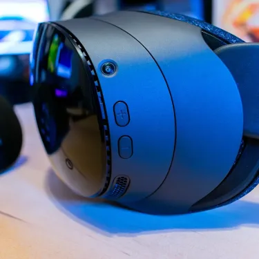 Steam Frame Starts at $1,059 as Valve Opens VR Headset Reservations