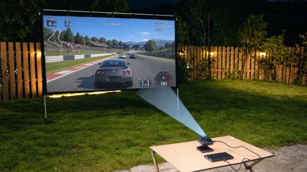 Aurzen ZIP Pro Pitches a Pocket-Sized Big Screen for Portable Game Nights