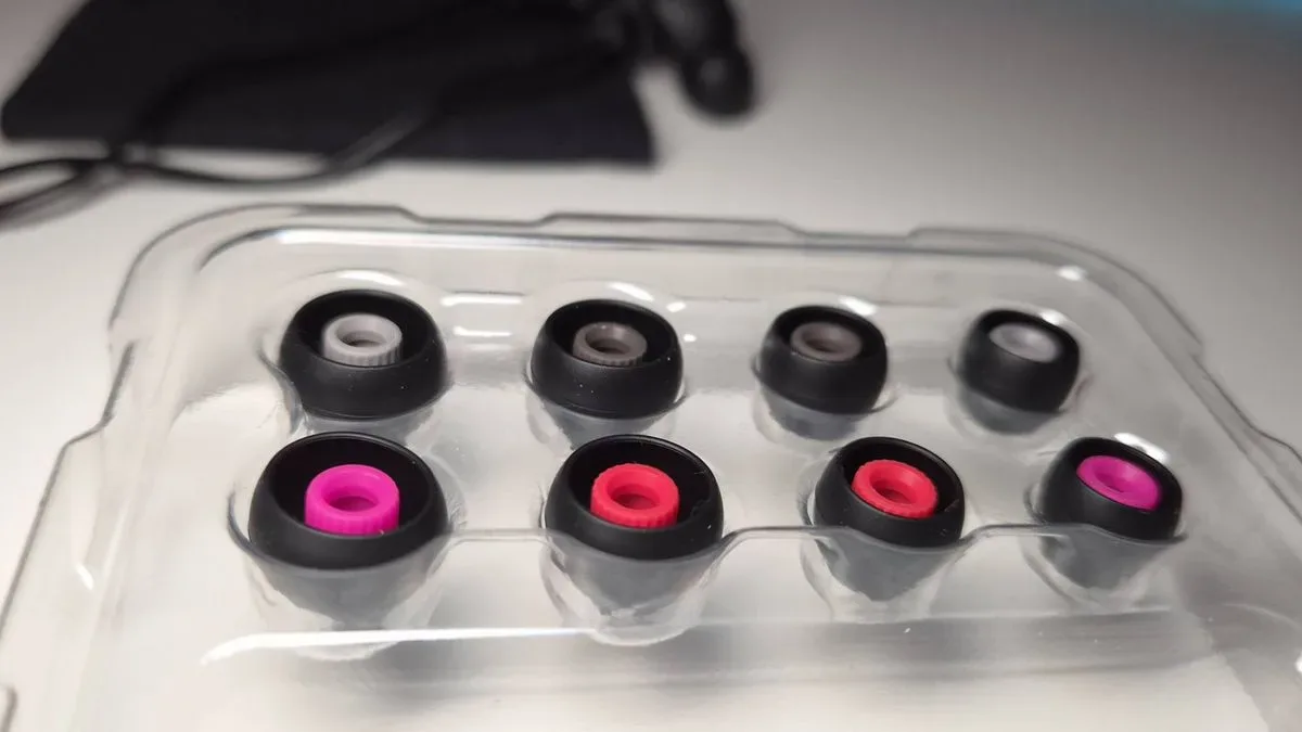 The Final VR3000 earphones bring a headset-level sound to traditional wired buds, but I wish their price wasn't as premium as their sound review