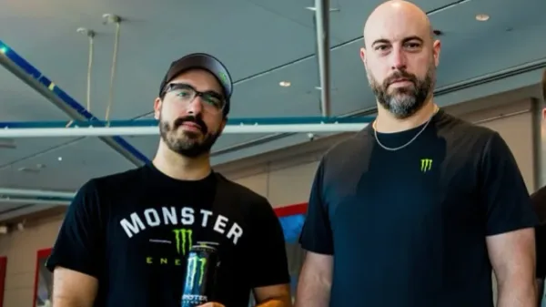 Call of Duty Commentator Maven Steps Away After Confirming Relationship With MerK's Ex-Wife