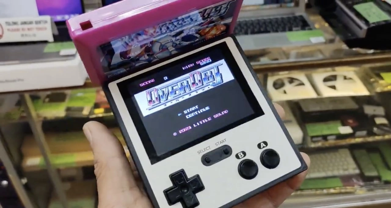 Turn Your Old Famicom Into a Handheld Device