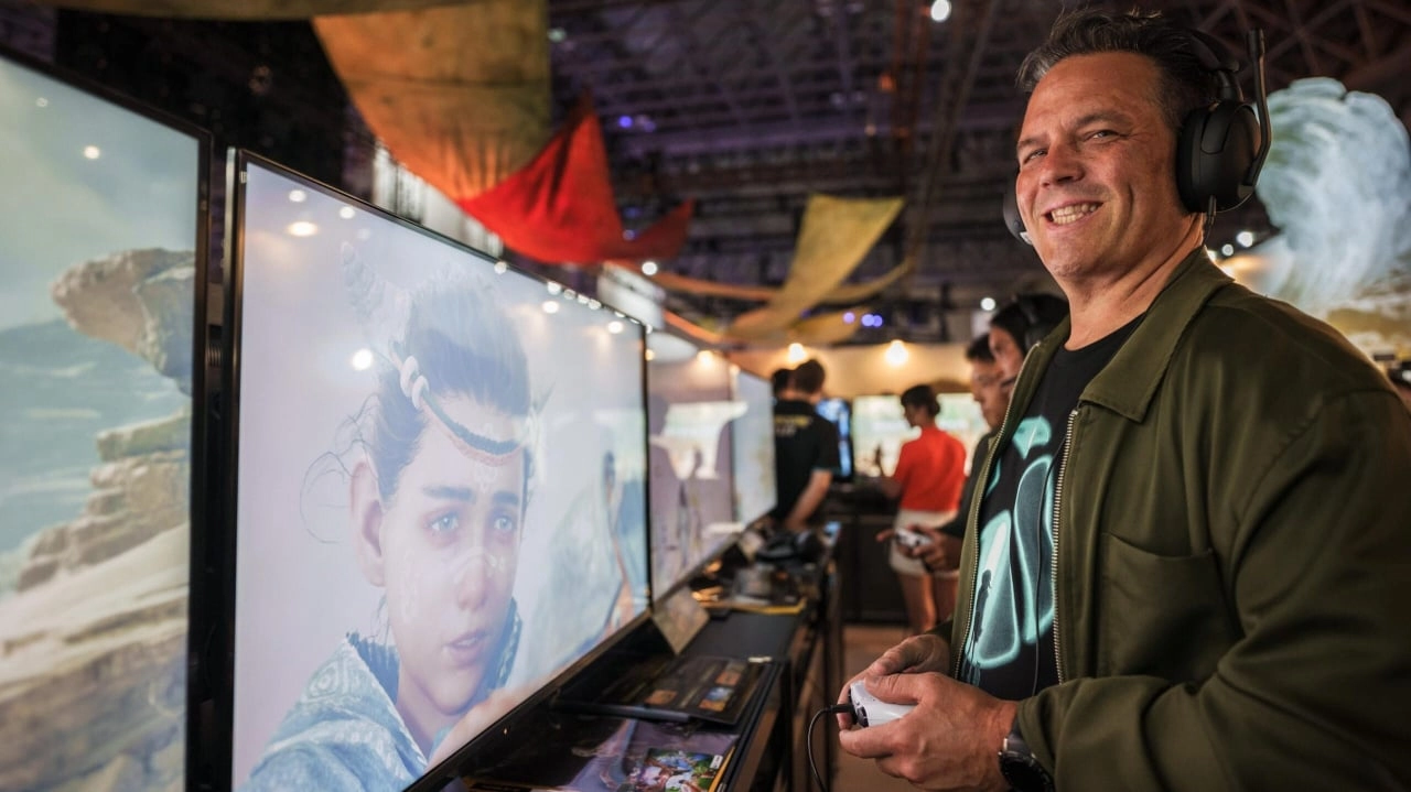 Xbox Leader Phil Spencer Praises Retiring PlayStation Executive